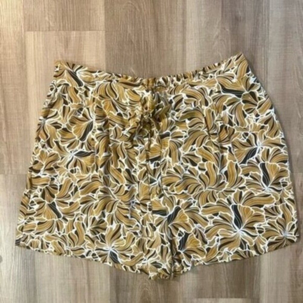 NWT DR2 Paperbag Leaf Print Shorts Tan and Navy XXL